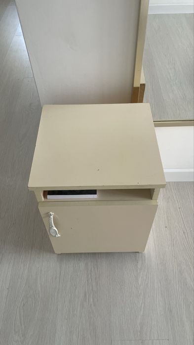Продаю мебель для спальни комплект