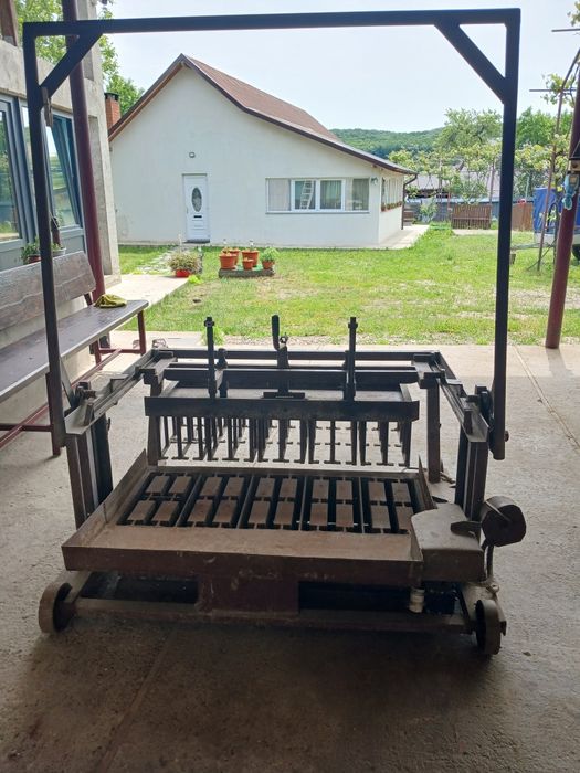 Vând prese bolțari 2500 euro ușor negociabil