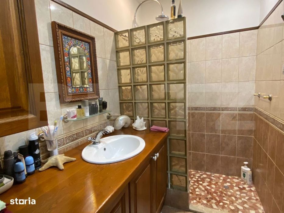 Apartament unic in vila interbelica de 3 camere, 130mp cu gradina