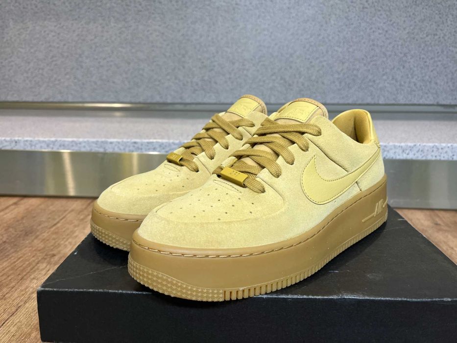 ОРИГИНАЛНИ *** Nike Air Force 1 Sage Low Club Gold