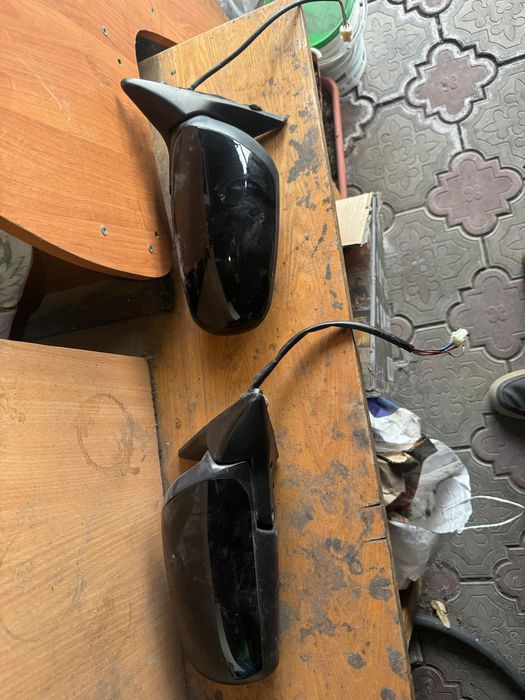 Продам зеркала на Ниссан