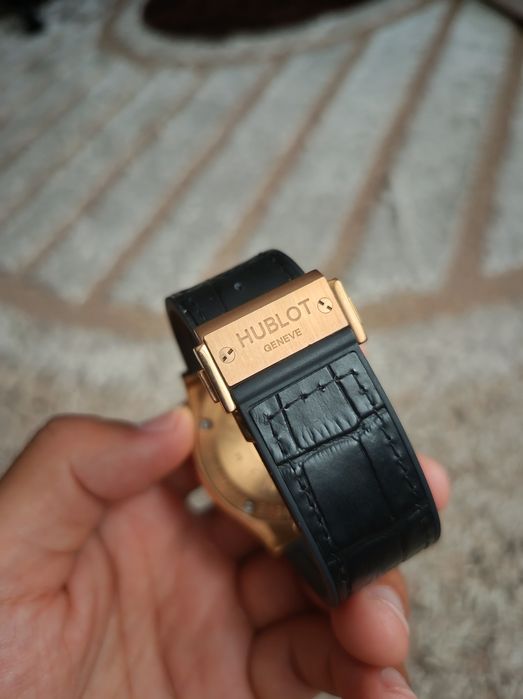 Продам  часы Hublot
