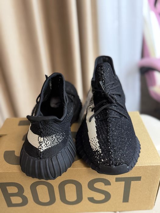 Adidas Yeezy Boost 350 V2 Black White – NOI – 350 lei
