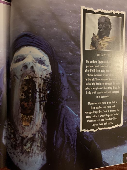 Enciclopedie zombi, vampiri, varcolaci