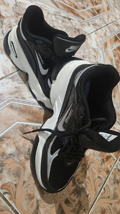 Дамски маратонки Nike