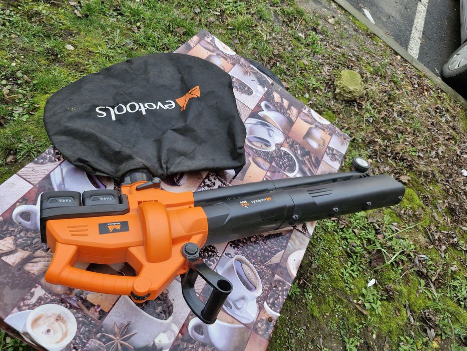 Suflanta frunze +aspirare Evotools