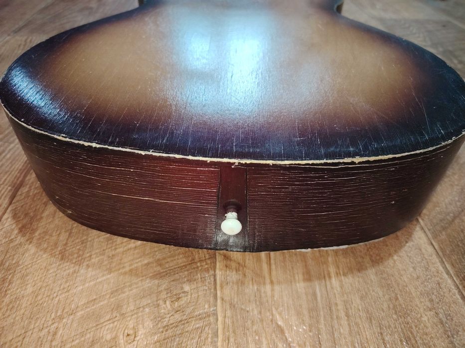 Гитара б/у цена 8 000 тг