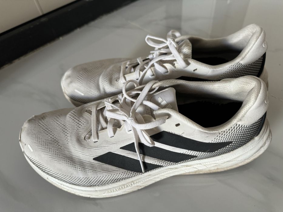 Кроссовки adidas