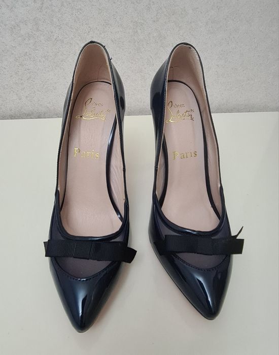 Продам женские туфли