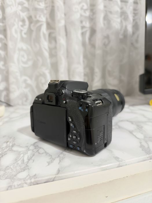Canon eos 650D + обектив canon Canon EF 70–210mm f/4