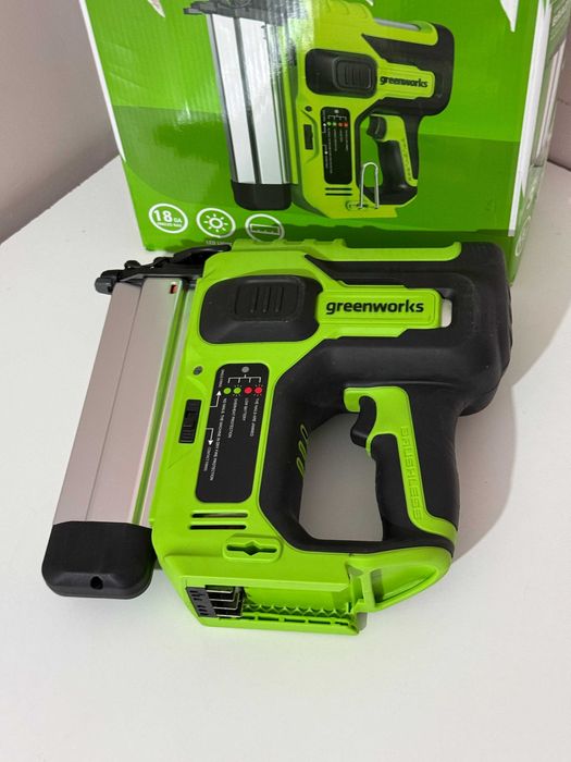 Masina / pistolde batut cuie cu acumulator 24V Greenworks GD24BN
