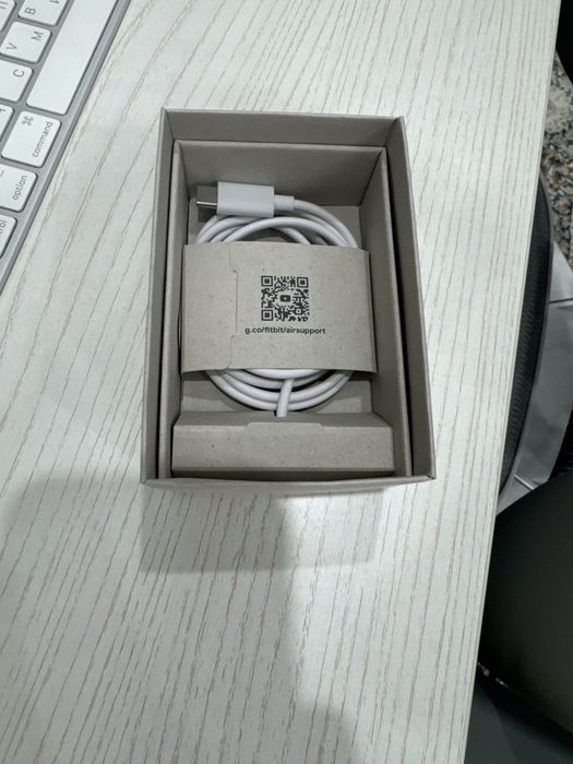 Продам Google Fitbit Air фитнес-трекер