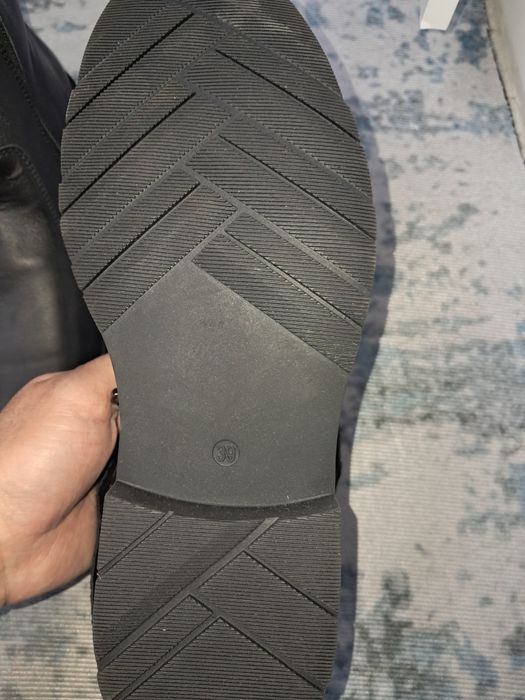 Продам ботинки зимние новые