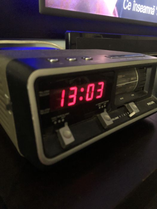 Mid century ceas radio