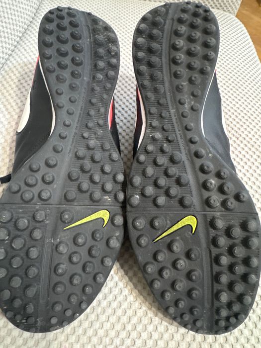 Маратонки за футбол Найк 46