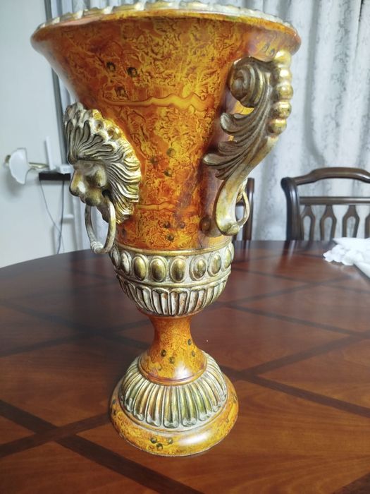 Ваза урна львина