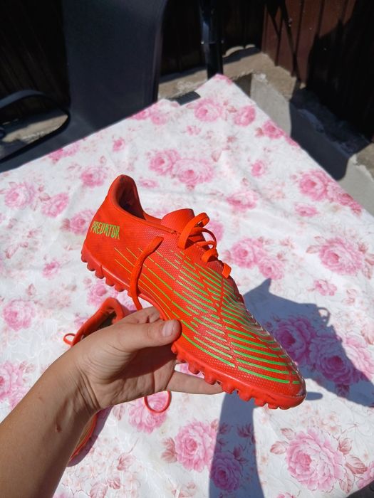 Vând adidas predator edge 4