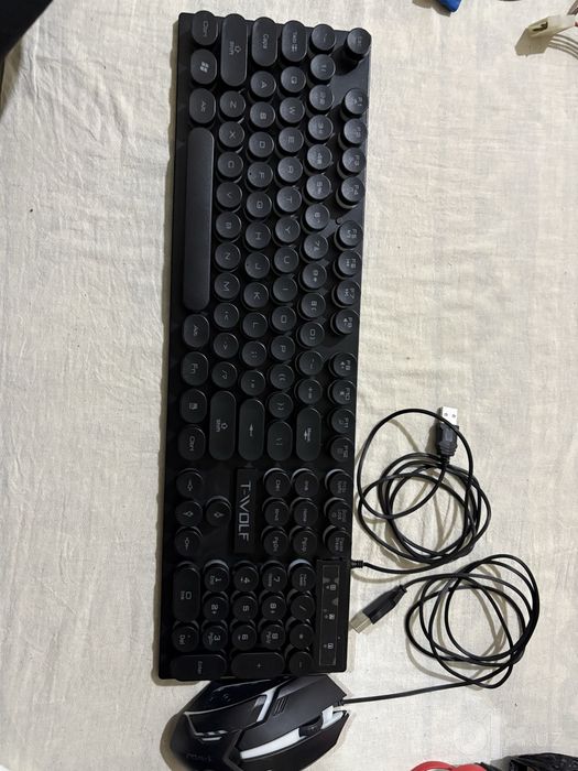 T-WOLF TF270 Retro Punk klaviatura va mishka komplekti (RGB)