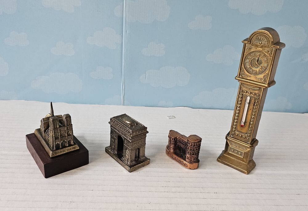 Lot machete ale unor construcții celebre