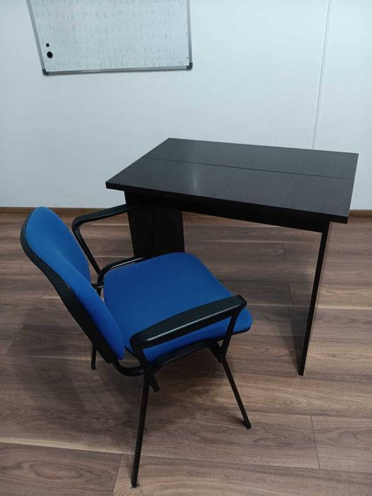 Birouri si scaune pentru sali de curs/conferinte