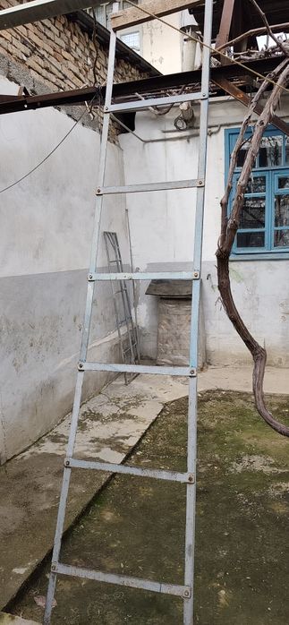 Продам лестницу железную.!