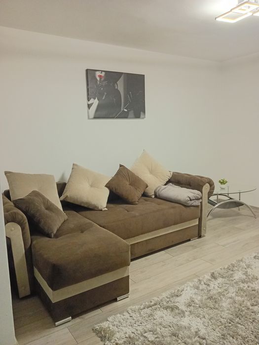 Închiriez garsoniera