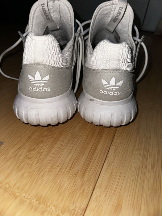 Papuci Adidas mărimea 43 2/3