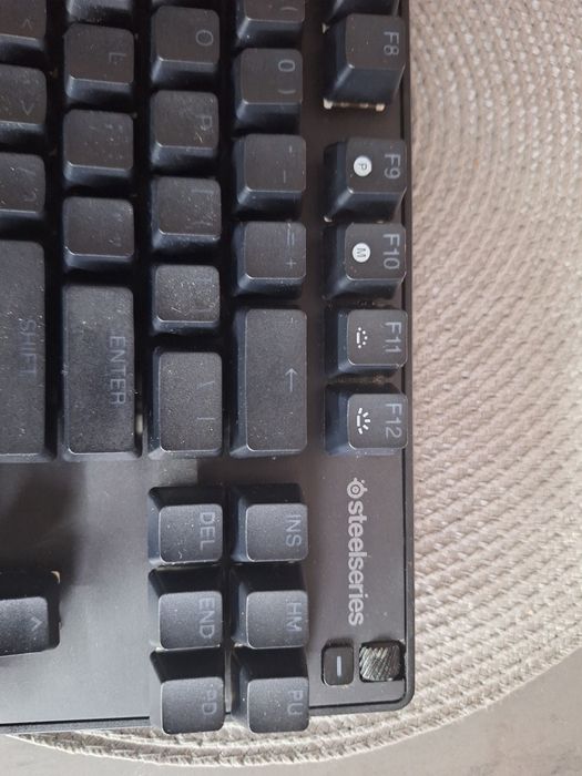 Механична клавиатура steelseries