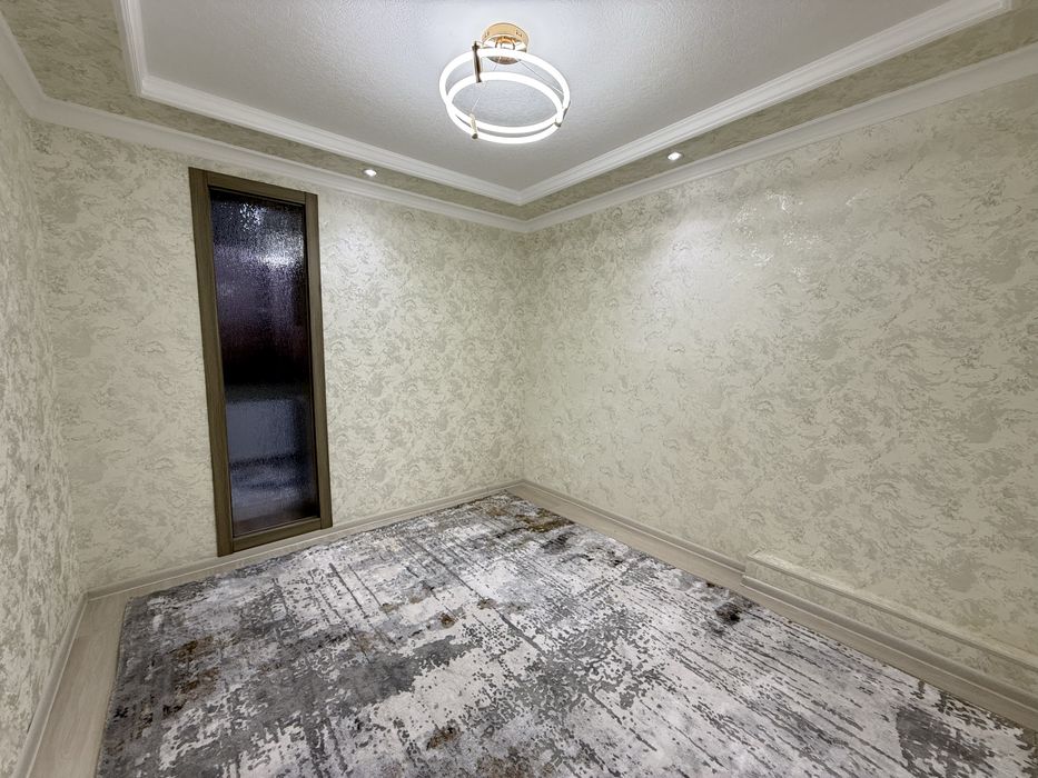 Продаю 4-комнатную квартиру