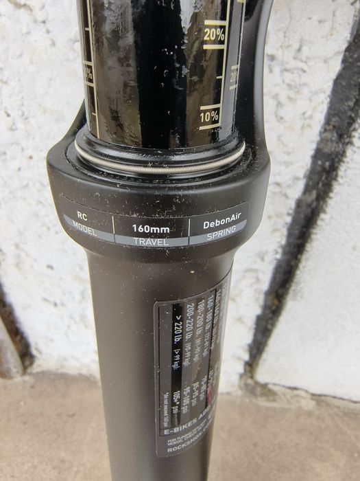 Вилка RockShox Yari RC Debon Air 29'' 160мм 15x110mm Boost