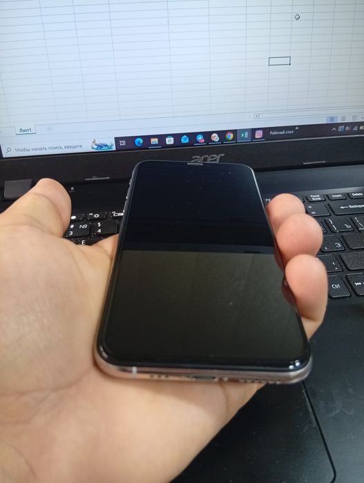 Iphone xs white kha