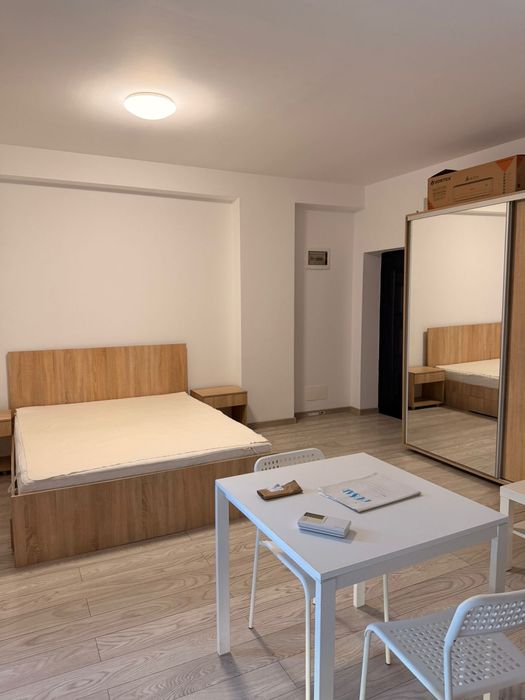 Piata giulesti închiriez garsoniera