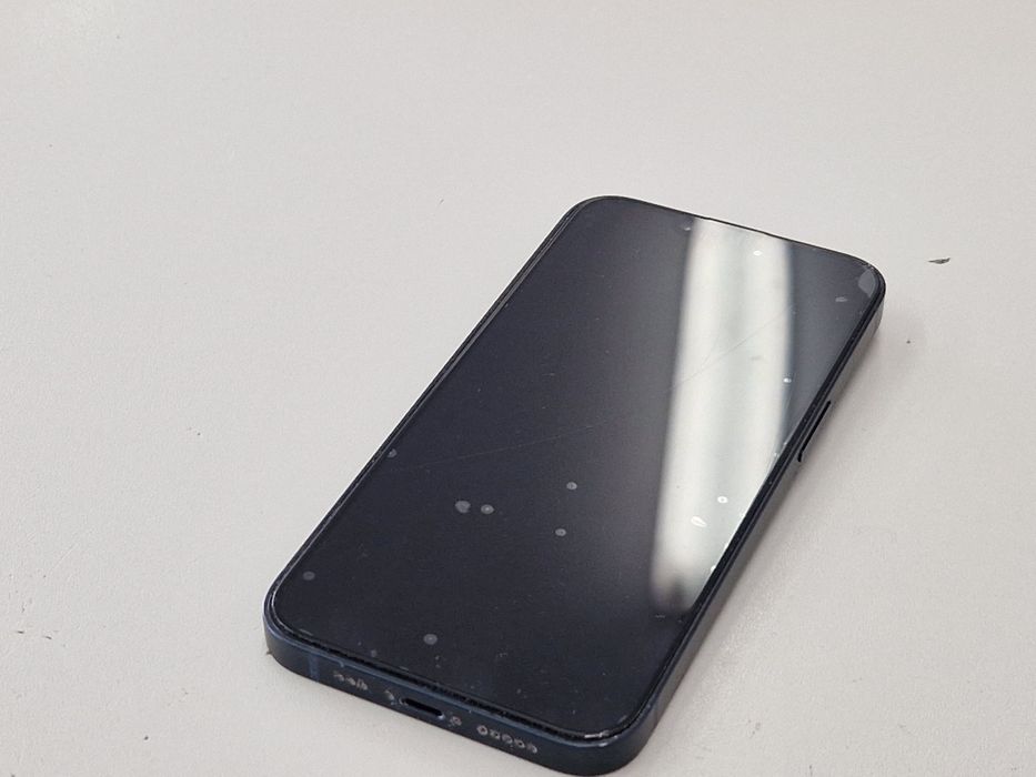 Обменяю айфон 14 обычный 79 акб