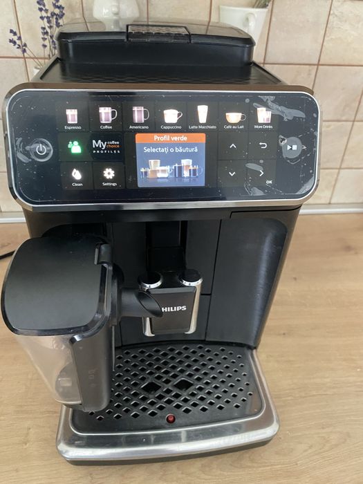 Expresir de cafea Philips  5400 LateGo ca nou