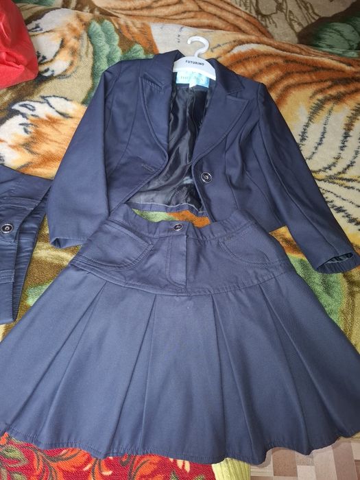 Продам школьную форму на девочку р 22