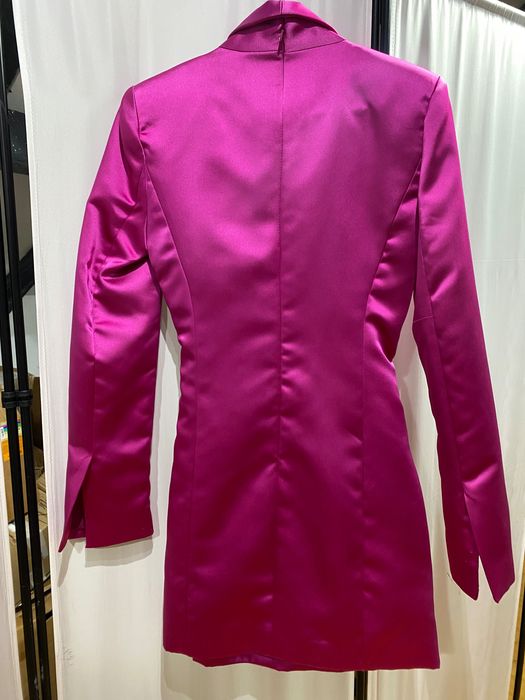Официална рокля тип сако Zara в ярко розова магента
