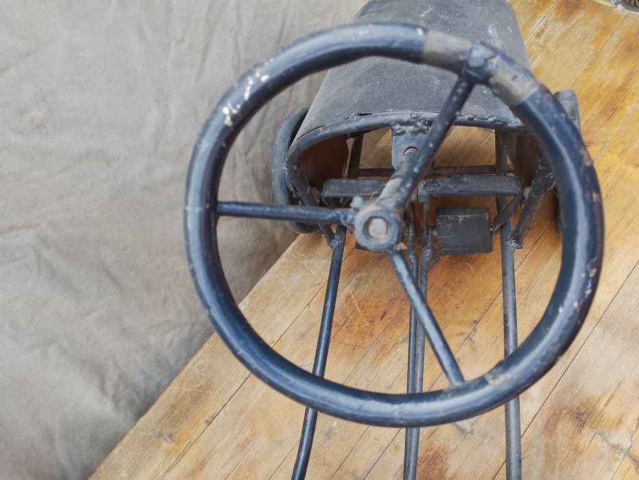 Mașinuță veche cu pedale, anii 70