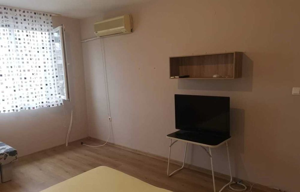Дава се под наем Едностаен апартамент в Бургас, Лазур - 42 кв.м за 175 € - Снимка #4