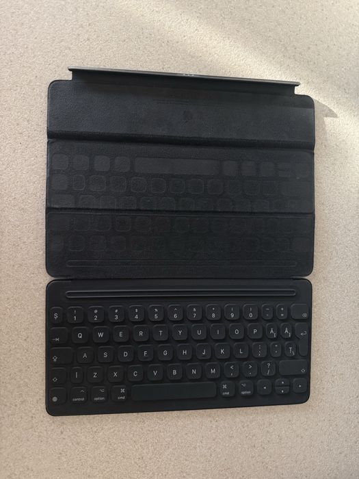 Apple Smart Keyboard pentru iPad 10.2 / 10.5 – stare foarte buna