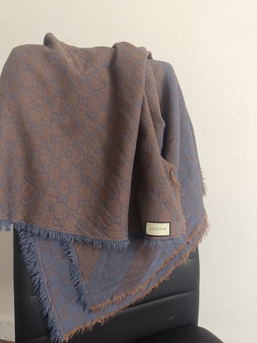 Gucci шал 140x140