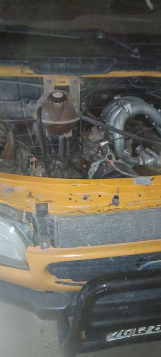 Ford shalanda sotiladi yaxshi holatda