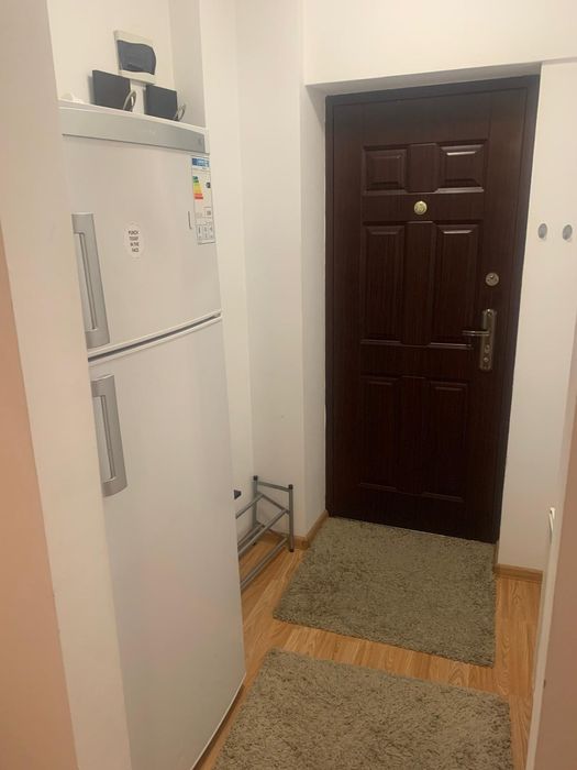 Proprietar inchiriez garsoniera metrou crangasi bloc nou