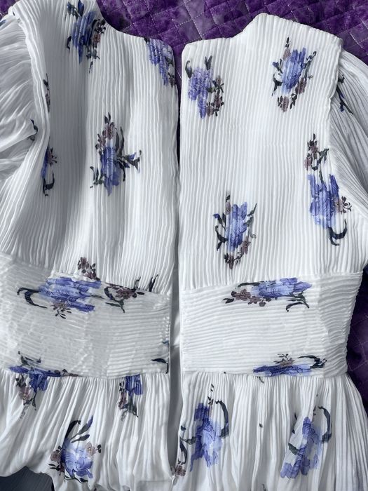 Красивое платье 46 размера (М)