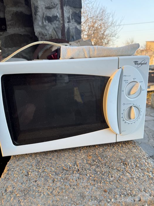 Vand cuptor cu microunde