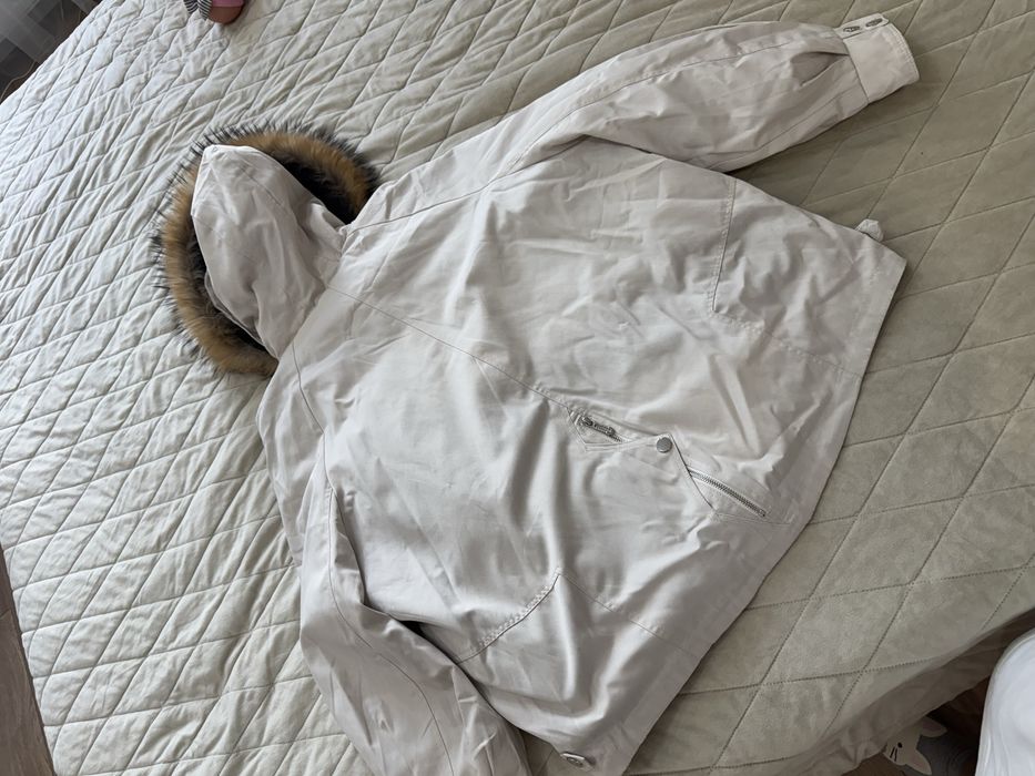 Продам парку 46-48 размеры