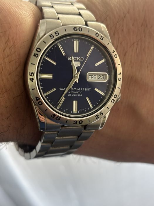 Seiko 5 automatic day date