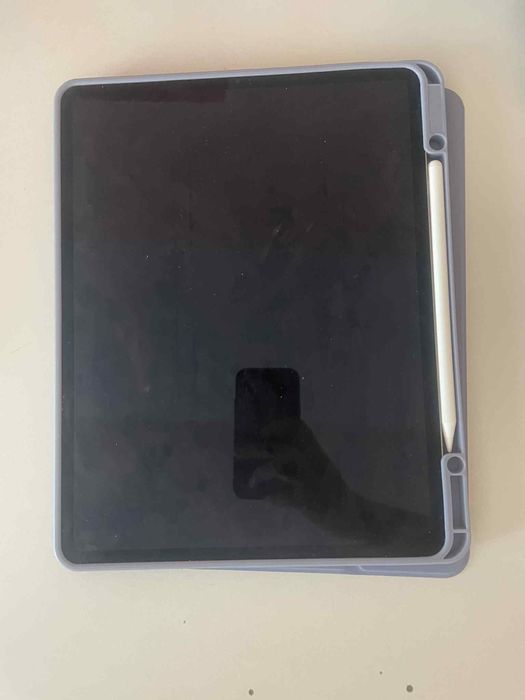 iPad Pro 12.9” wifi+cellular (generația a 6-a) – 128 GB