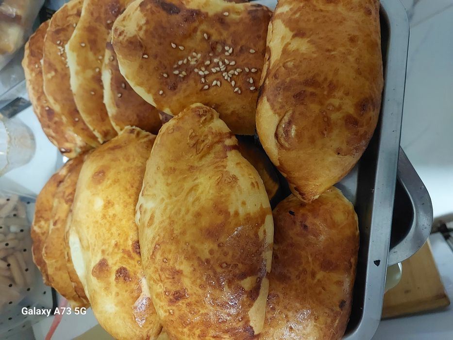 Бауырсақ, самса,пирожки