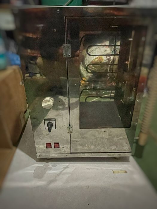 Ofer spre vanzare  aparat kurtos cu forme incluse