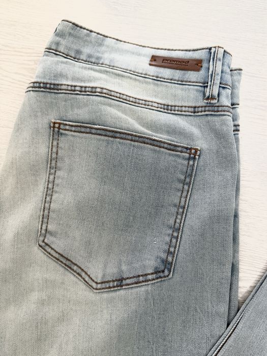 Джинсы женские от Promod, светло голубые, посадка средняя